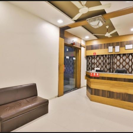 Hotel Shreenath Ahmedabad Buitenkant foto