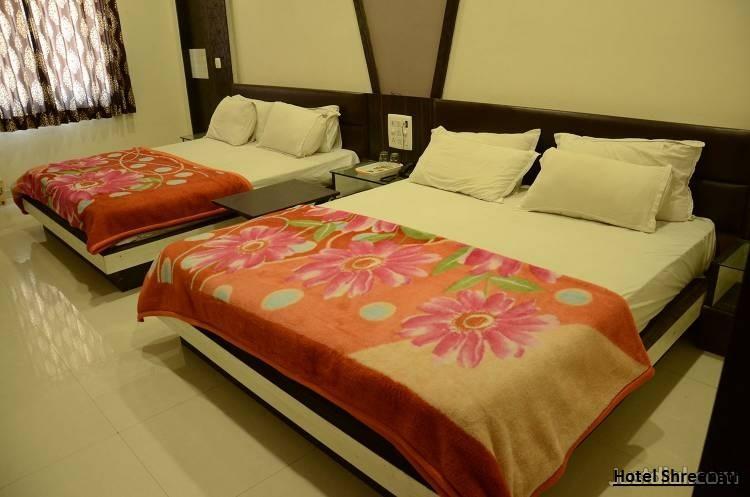 Hotel Shreenath Ahmedabad Buitenkant foto
