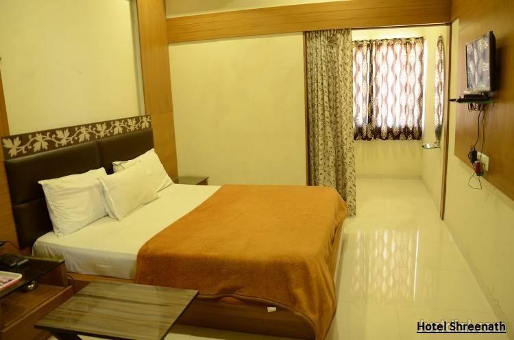 Hotel Shreenath Ahmedabad Buitenkant foto
