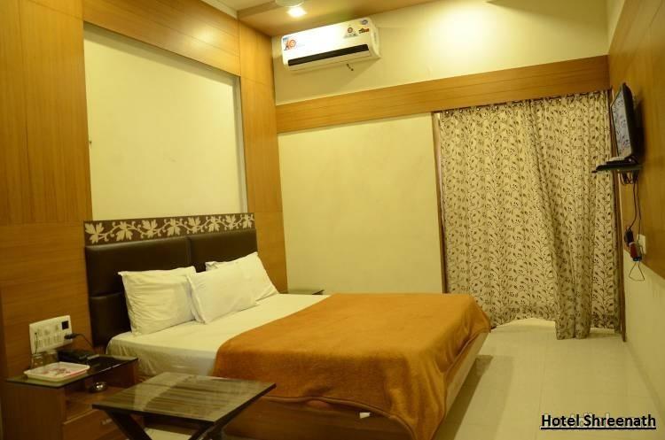 Hotel Shreenath Ahmedabad Buitenkant foto